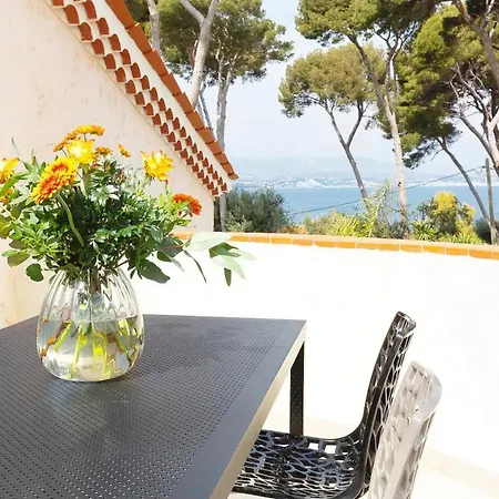Villa De 5 Chambres A Antibes Avec Magnifique Vue Sur La Mer Piscine Privee Jardin Clos *