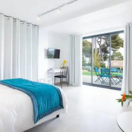 Villa de 5 chambres a Antibes avec magnifique vue sur la mer piscine privee jardin clos Villa *